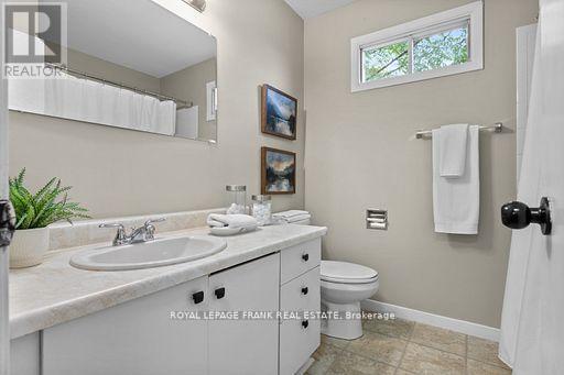 929 Southdown Drive, Oshawa, Ontario  L1H 7Z5 - Photo 14 - E12434085