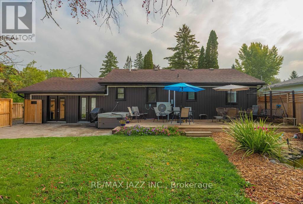 54 Virginia Boulevard, Georgina, Ontario  L0E 1N0 - Photo 6 - N12434153