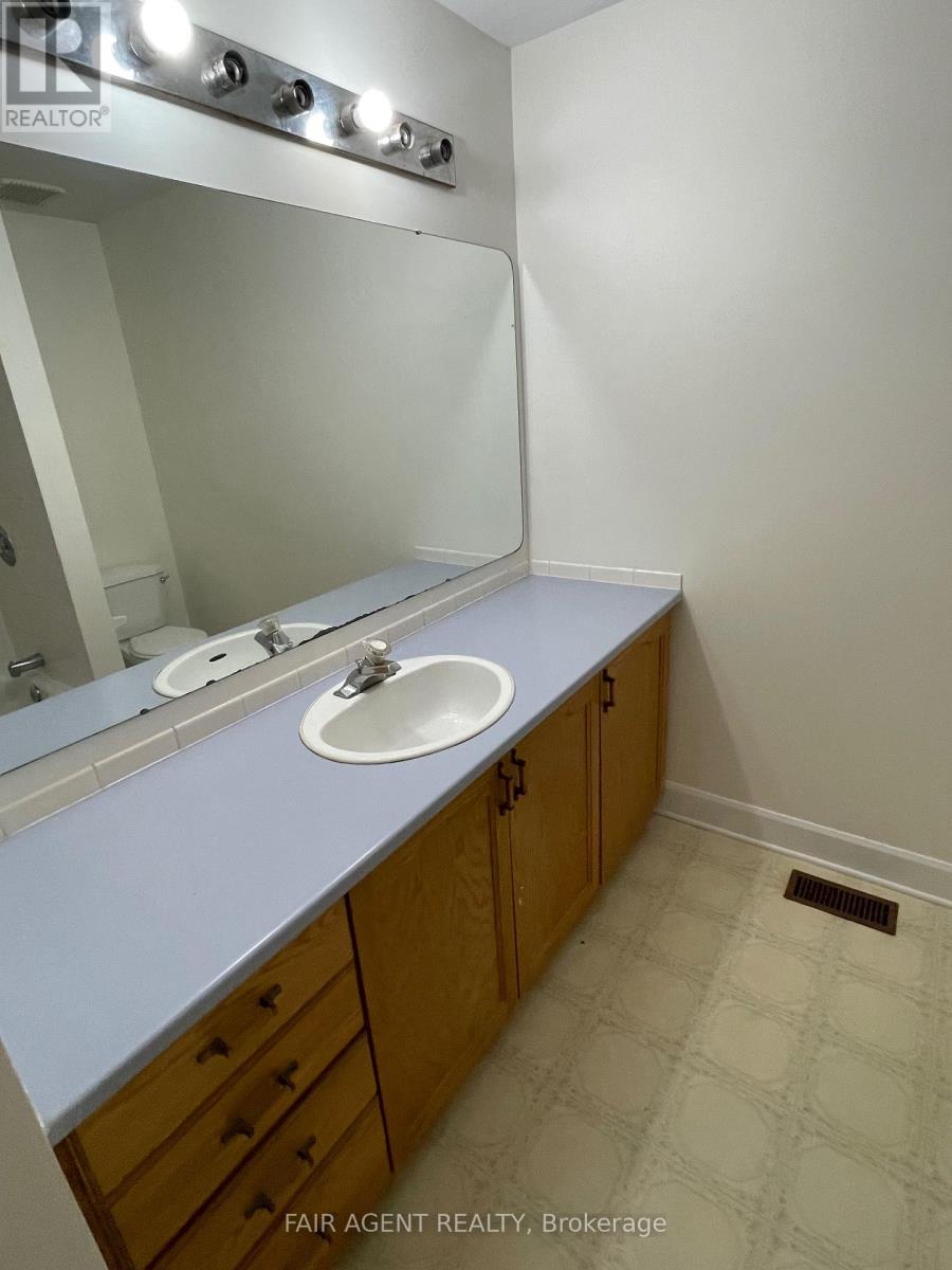 35 Willwood Crescent, Ottawa, Ontario  K2J 4B2 - Photo 23 - X12433877