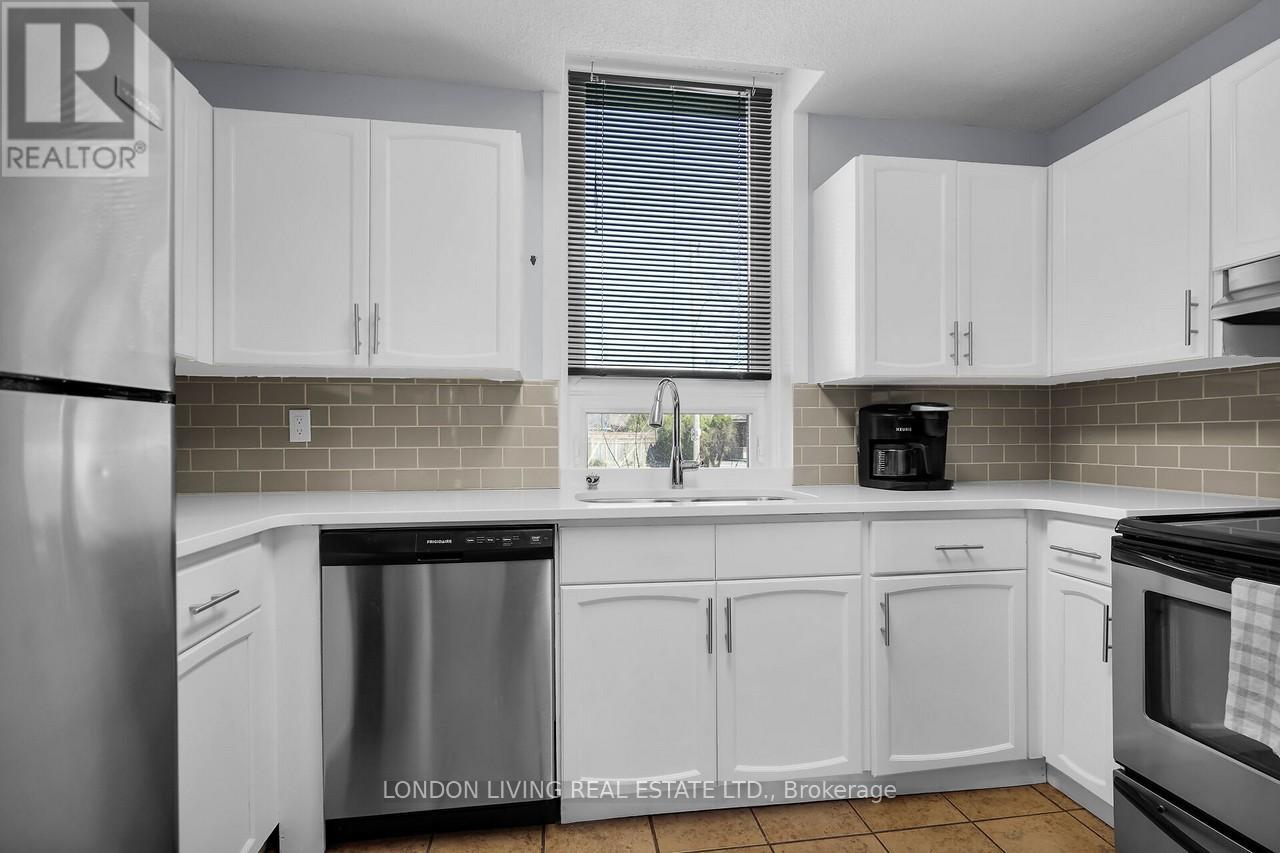 503 Baseline Road E, London South, Ontario  N6C 2P8 - Photo 24 - X12432876