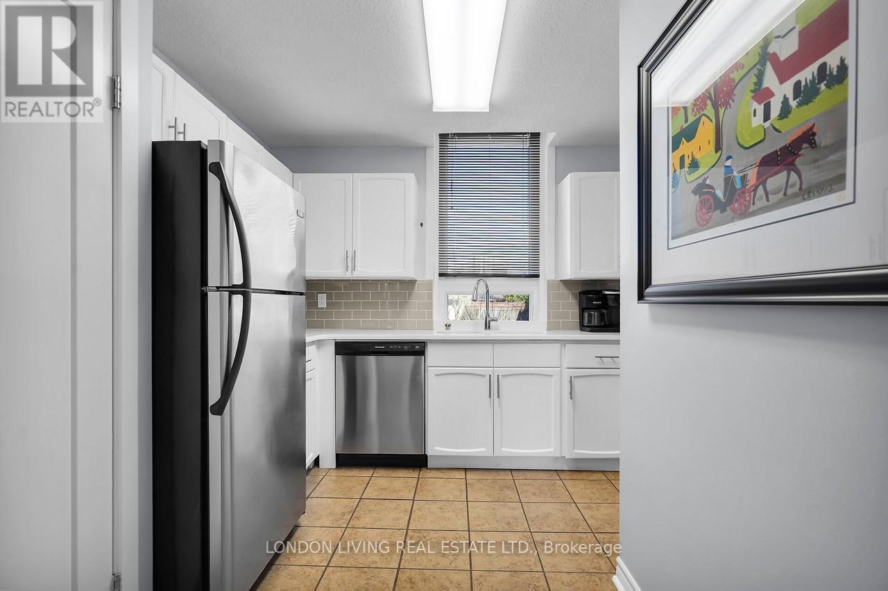 503 Baseline Road E, London South, Ontario  N6C 2P8 - Photo 21 - X12432876