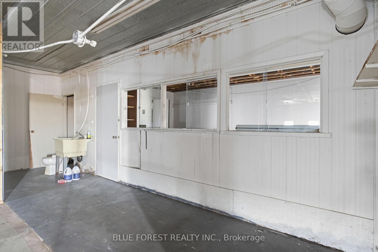 22436 Pioneer Line, West Elgin, Ontario  N0L 2C0 - Photo 13 - X12434075