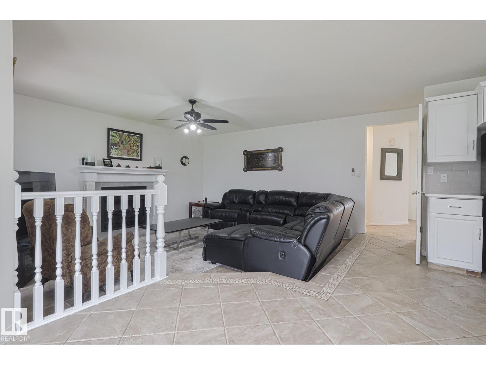 12 Elsinore Pl Nw, Edmonton, Alberta  T5X 5W3 - Photo 14 - E4460059