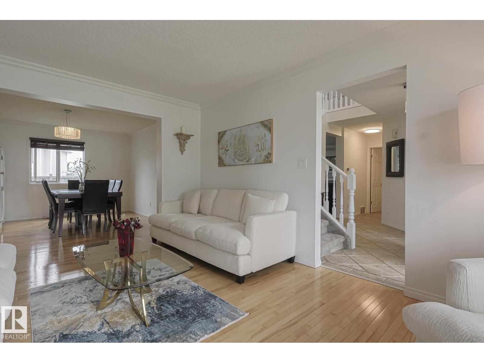12 Elsinore Pl Nw, Edmonton, Alberta  T5X 5W3 - Photo 7 - E4460059