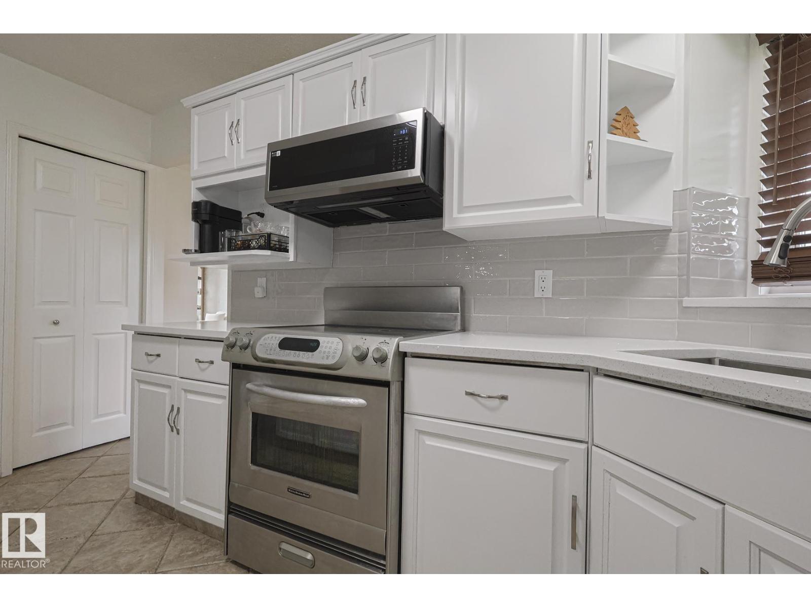12 Elsinore Pl Nw, Edmonton, Alberta  T5X 5W3 - Photo 9 - E4460059