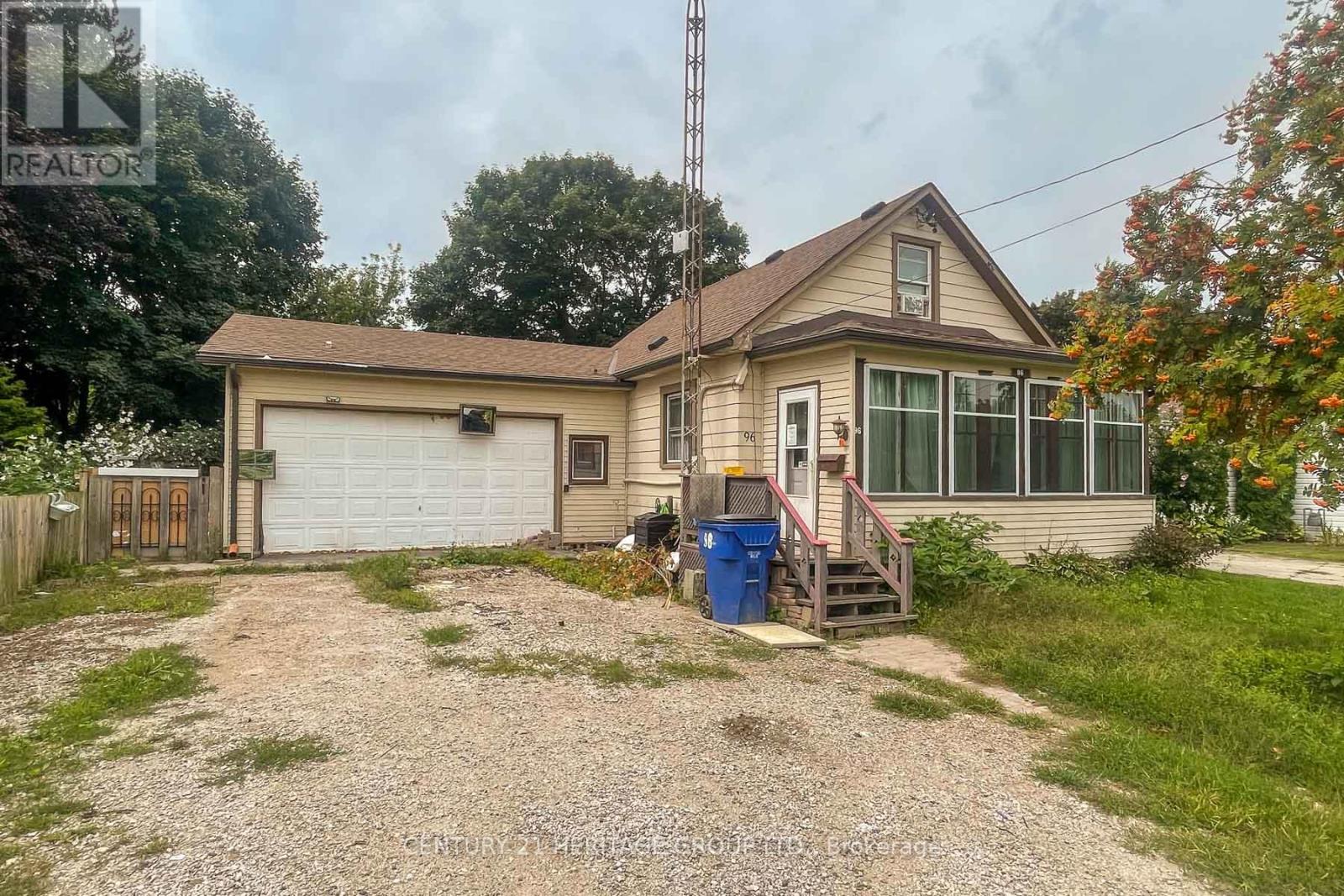 96 Woods Street, Chatham-Kent, Ontario  N7L 3R2 - Photo 1 - X12433889
