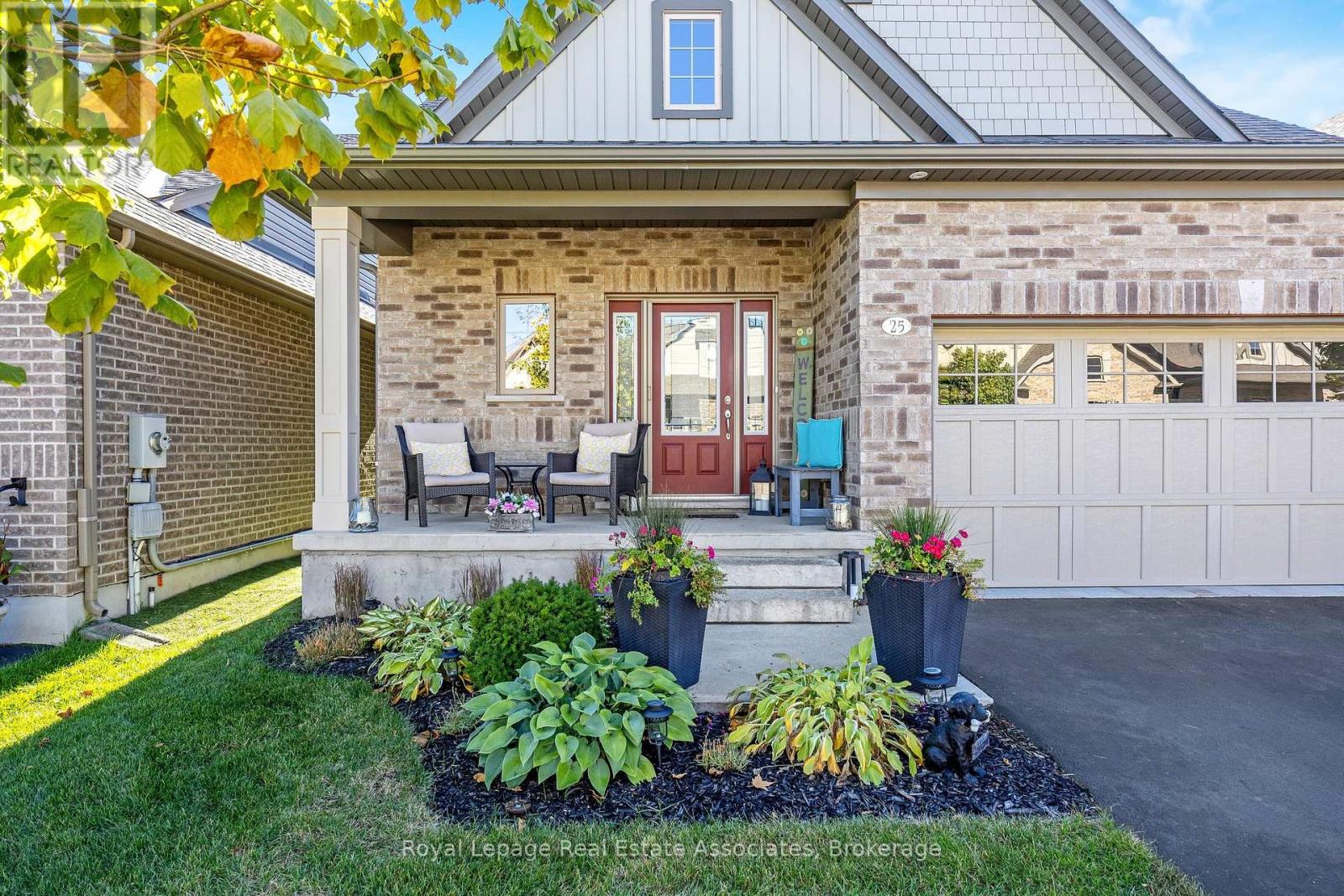 25 Chestnut Drive, Guelph/eramosa, Ontario  N0B 2K0 - Photo 2 - X12433939