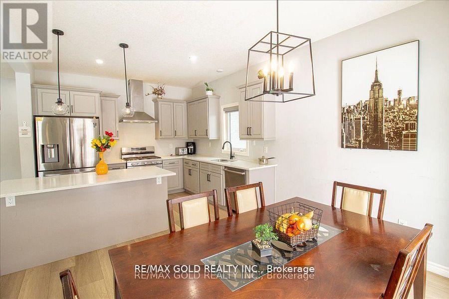 92 Middleton Avenue, London South, Ontario  N6L 1K3 - Photo 16 - X12434006