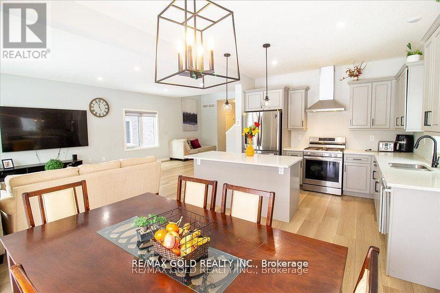 92 Middleton Avenue, London South, Ontario  N6L 1K3 - Photo 17 - X12434006