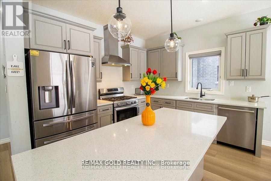 92 Middleton Avenue, London South, Ontario  N6L 1K3 - Photo 18 - X12434006