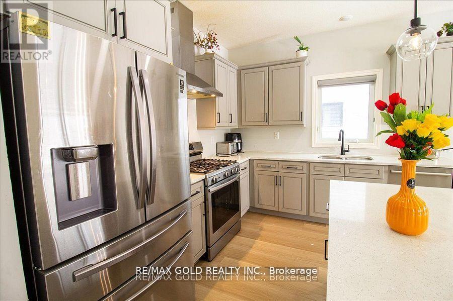 92 Middleton Avenue, London South, Ontario  N6L 1K3 - Photo 20 - X12434006