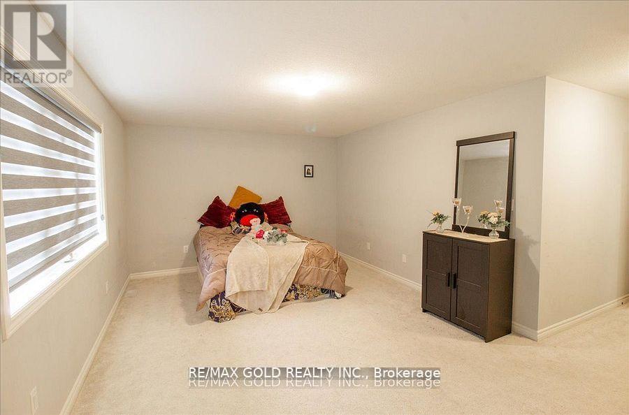 92 Middleton Avenue, London South, Ontario  N6L 1K3 - Photo 23 - X12434006