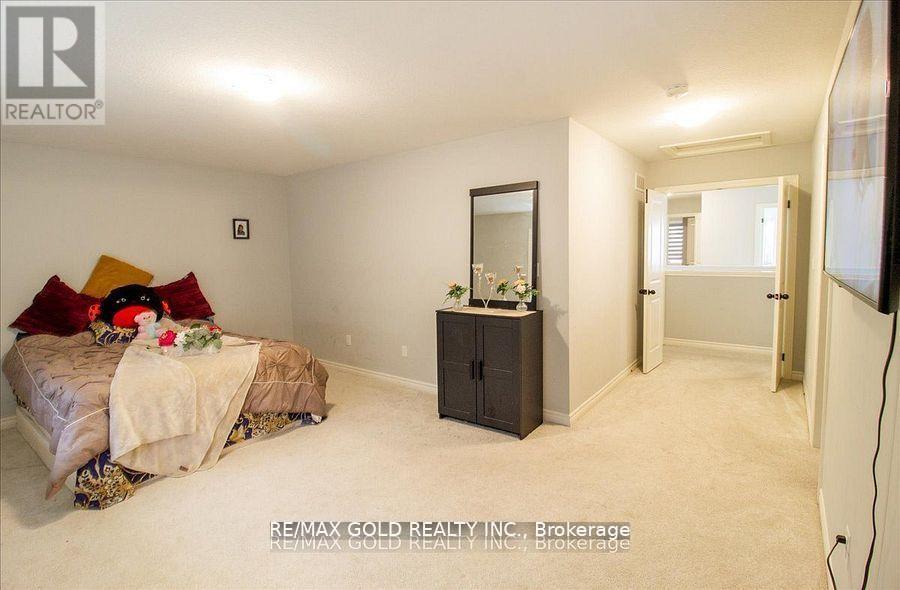 92 Middleton Avenue, London South, Ontario  N6L 1K3 - Photo 24 - X12434006