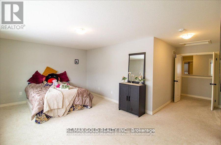 92 Middleton Avenue, London South, Ontario  N6L 1K3 - Photo 26 - X12434006