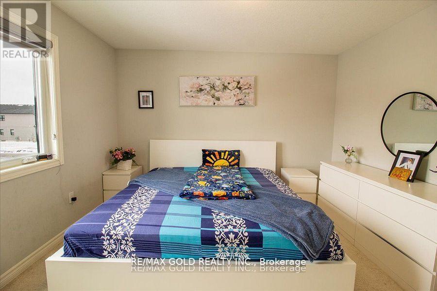 92 Middleton Avenue, London South, Ontario  N6L 1K3 - Photo 30 - X12434006