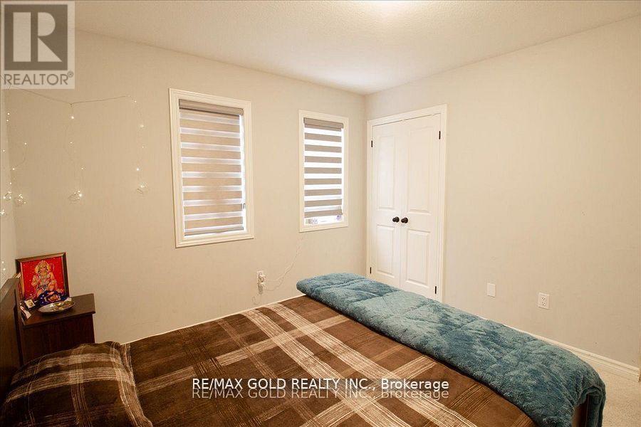 92 Middleton Avenue, London South, Ontario  N6L 1K3 - Photo 32 - X12434006