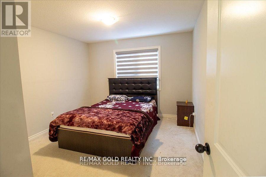 92 Middleton Avenue, London South, Ontario  N6L 1K3 - Photo 35 - X12434006