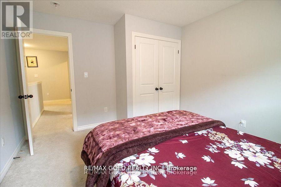 92 Middleton Avenue, London South, Ontario  N6L 1K3 - Photo 36 - X12434006