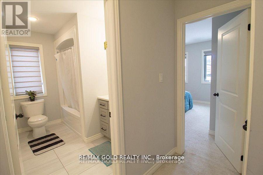 92 Middleton Avenue, London South, Ontario  N6L 1K3 - Photo 37 - X12434006