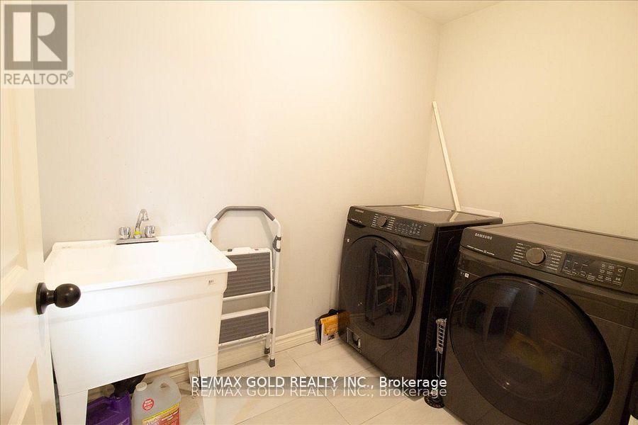 92 Middleton Avenue, London South, Ontario  N6L 1K3 - Photo 38 - X12434006