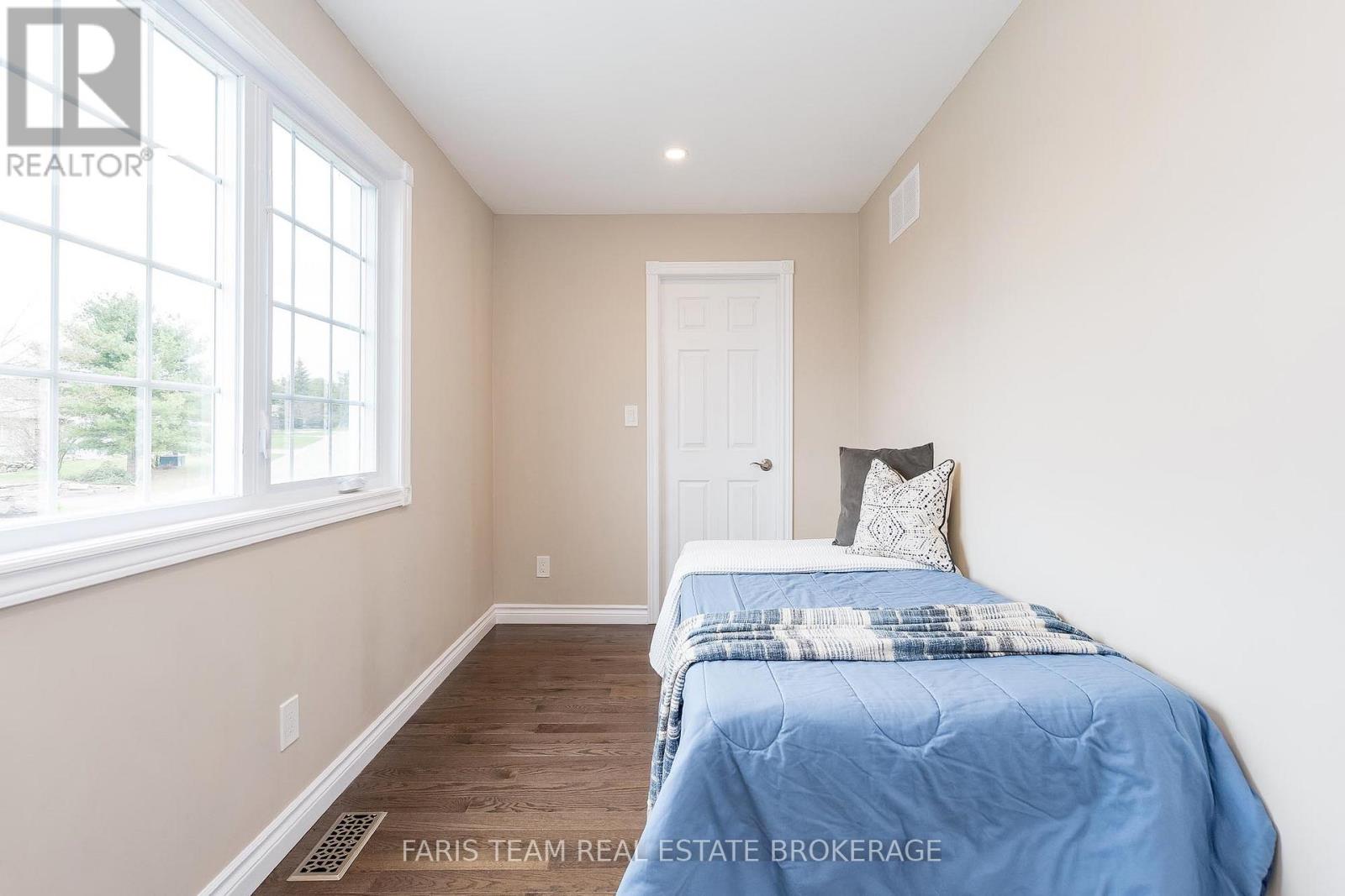 15 Lankin Avenue, Bracebridge, Ontario  P1L 1Y4 - Photo 16 - X12434014