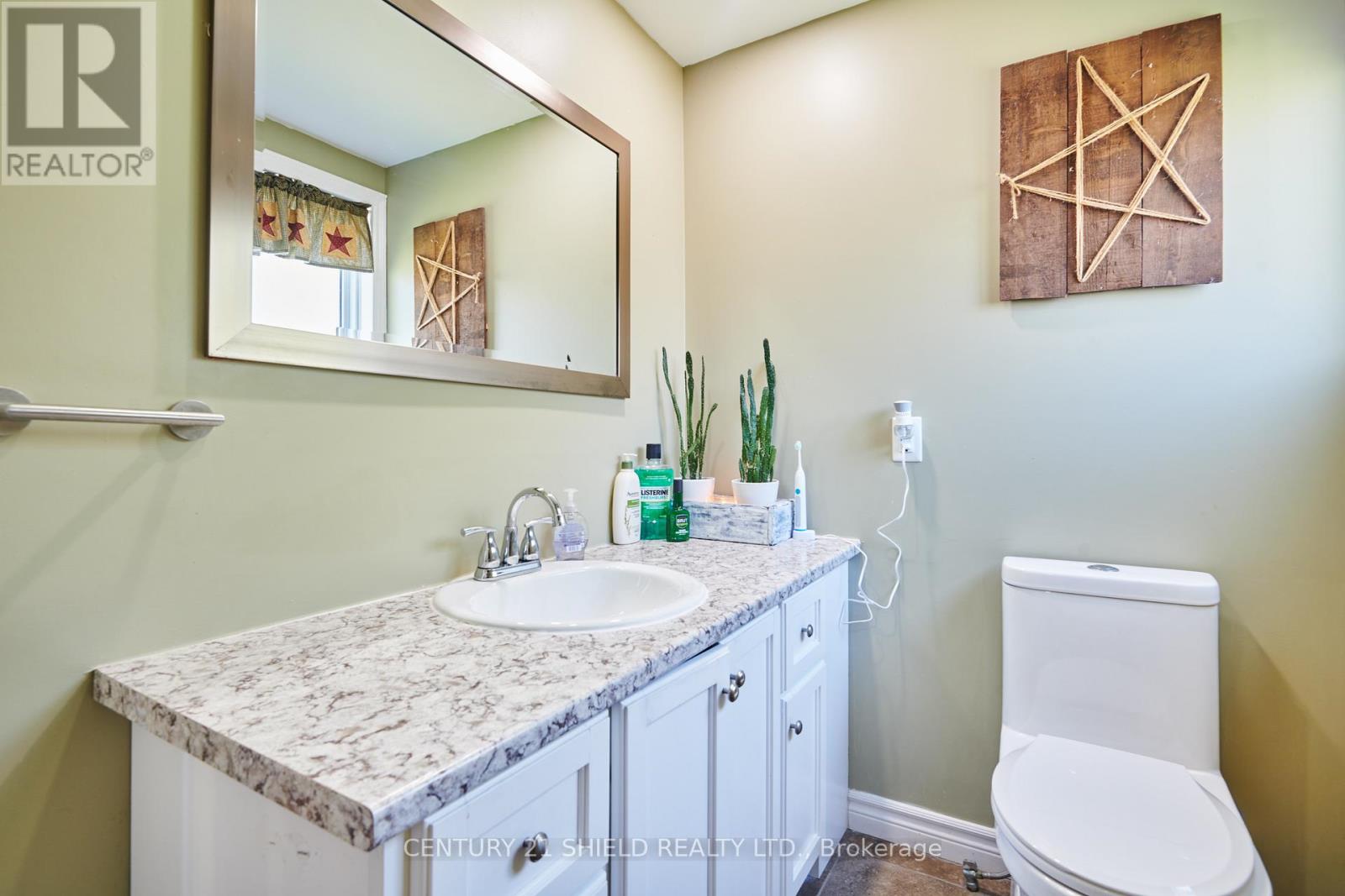 38 St Lawrence Street, South Stormont, Ontario  K0C 1M0 - Photo 11 - X12434187