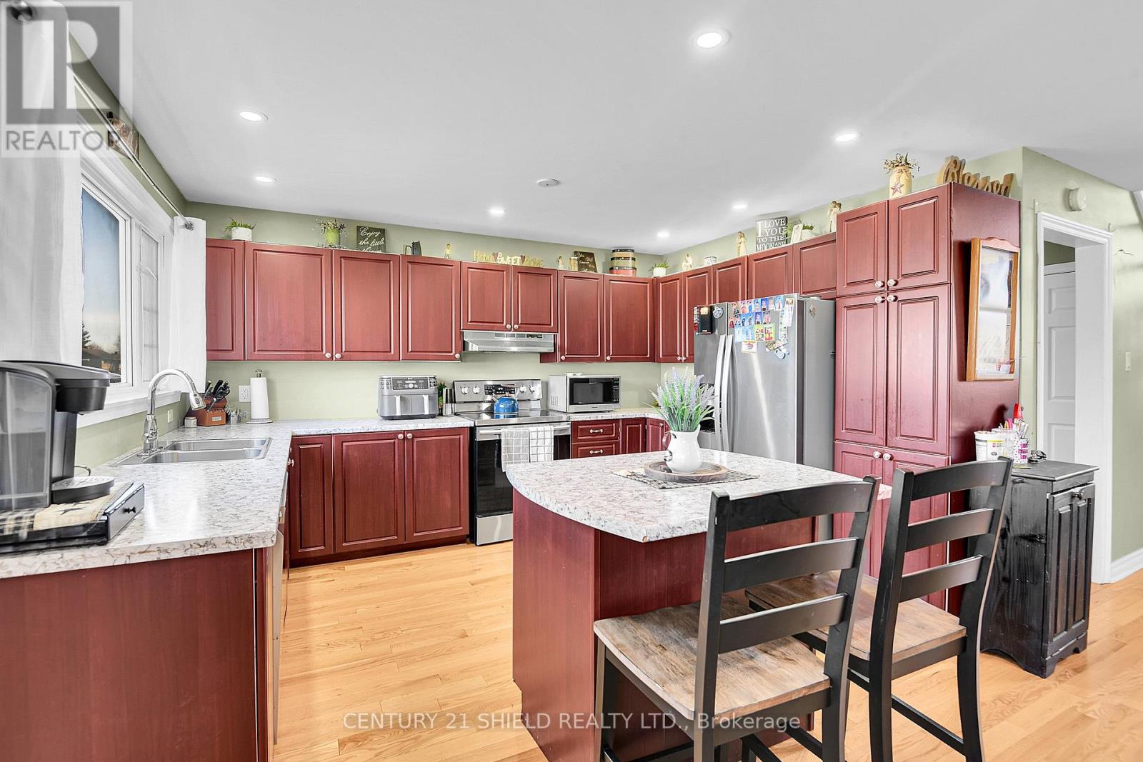 38 St Lawrence Street, South Stormont, Ontario  K0C 1M0 - Photo 9 - X12434187