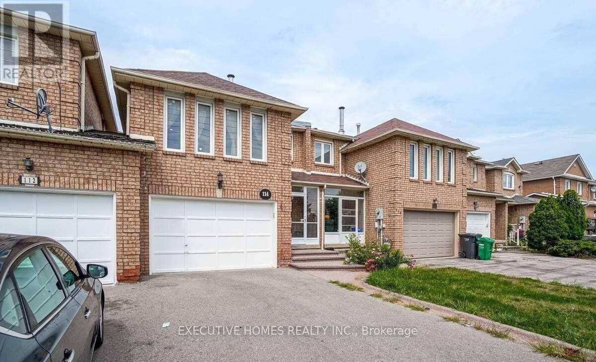 114 Toba Crescent, Brampton, Ontario  L6Z 4R9 - Photo 2 - W12432584
