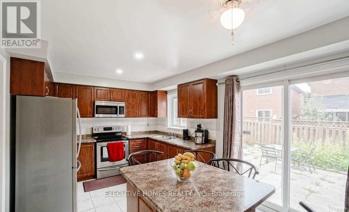 114 Toba Crescent, Brampton, Ontario  L6Z 4R9 - Photo 15 - W12432584