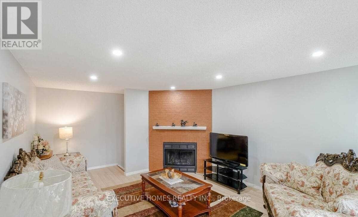 114 Toba Crescent, Brampton, Ontario  L6Z 4R9 - Photo 20 - W12432584