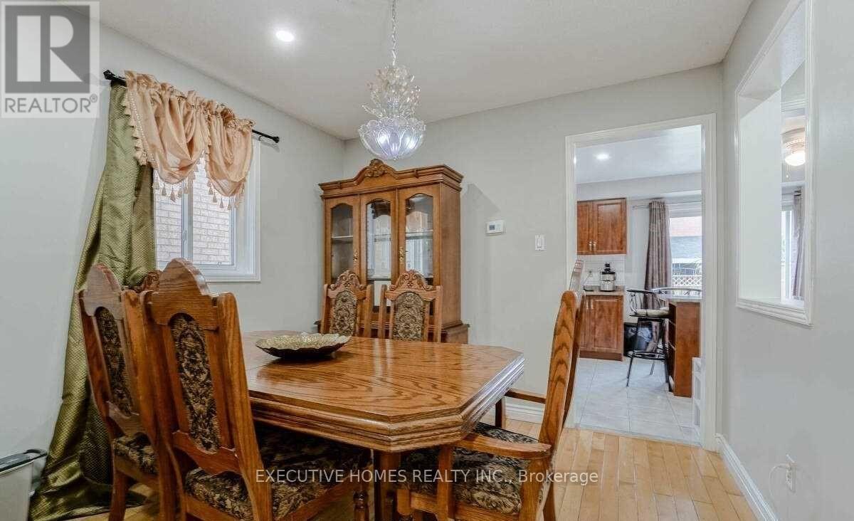 114 Toba Crescent, Brampton, Ontario  L6Z 4R9 - Photo 11 - W12432584
