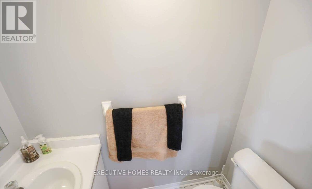 114 Toba Crescent, Brampton, Ontario  L6Z 4R9 - Photo 24 - W12432584