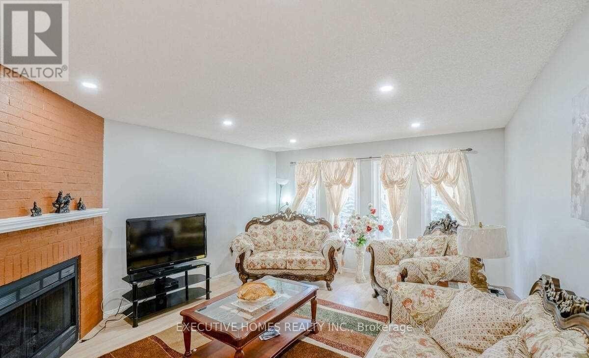 114 Toba Crescent, Brampton, Ontario  L6Z 4R9 - Photo 21 - W12432584