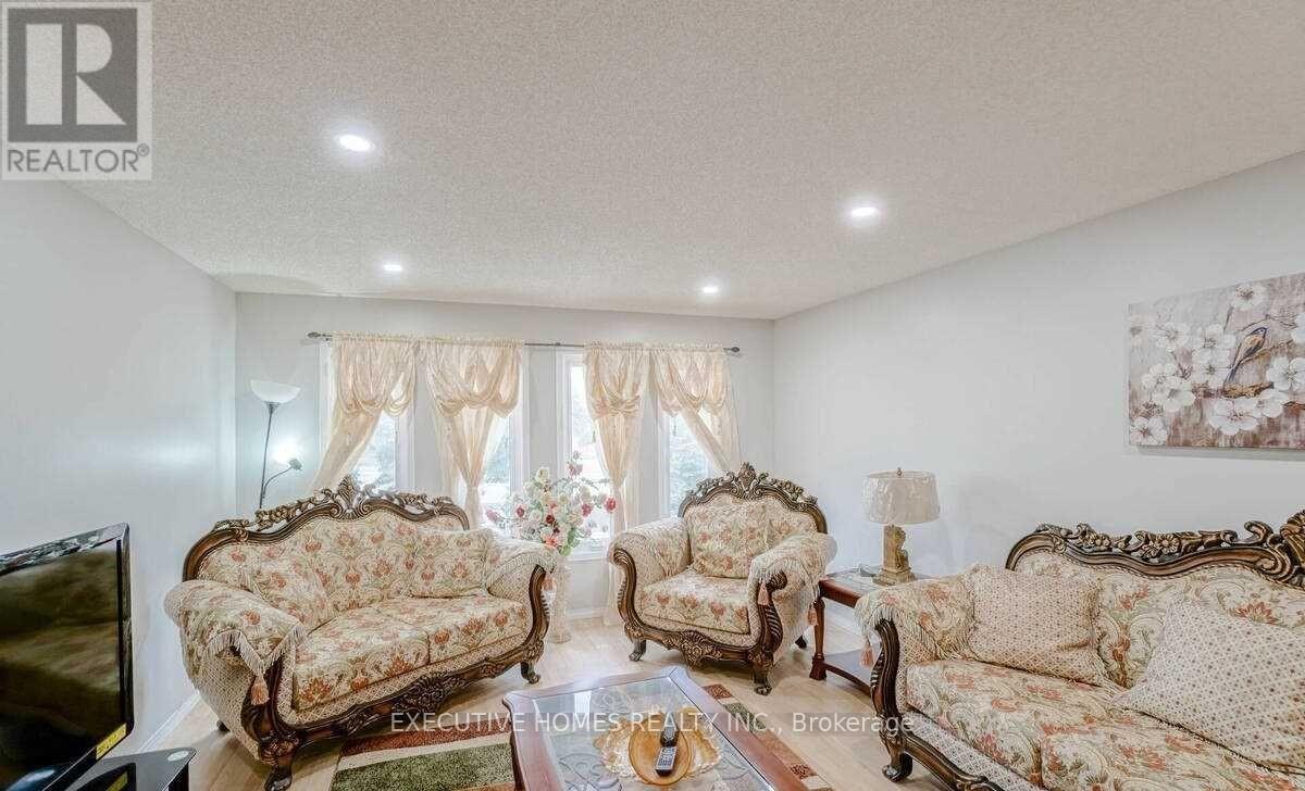 114 Toba Crescent, Brampton, Ontario  L6Z 4R9 - Photo 22 - W12432584