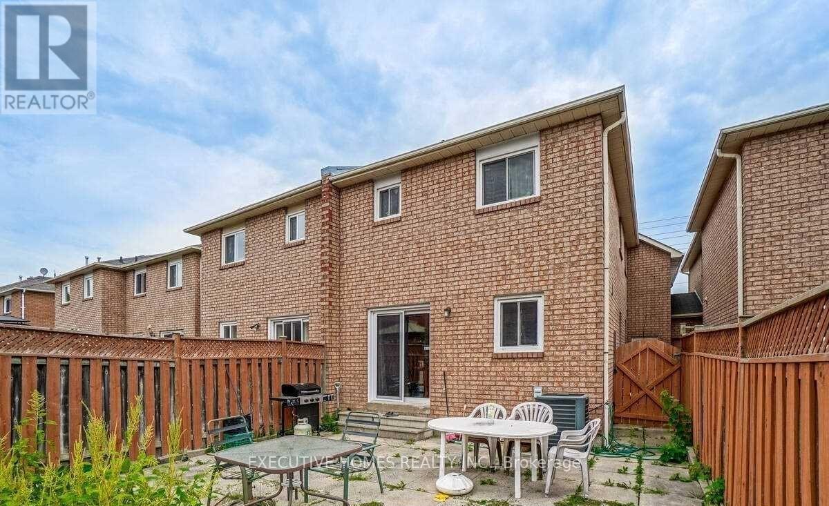 114 Toba Crescent, Brampton, Ontario  L6Z 4R9 - Photo 40 - W12432584