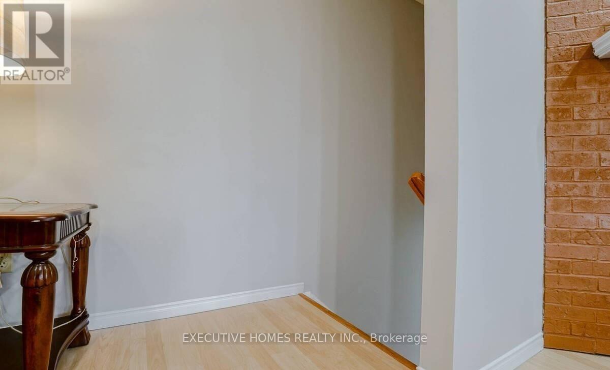 114 Toba Crescent, Brampton, Ontario  L6Z 4R9 - Photo 19 - W12432584