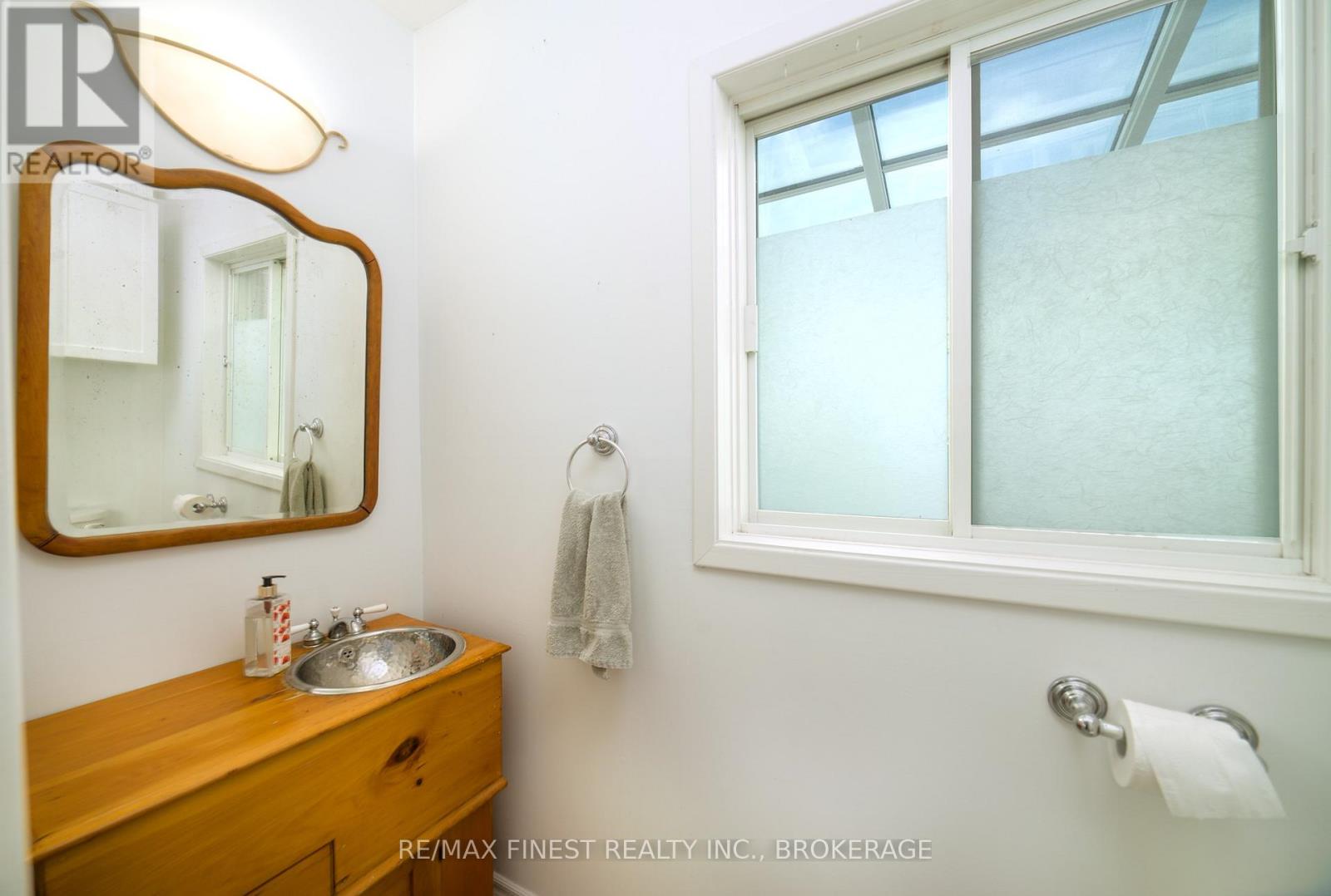 9820 Front Road, Loyalist, Ontario  K0H 2S0 - Photo 6 - X12434194