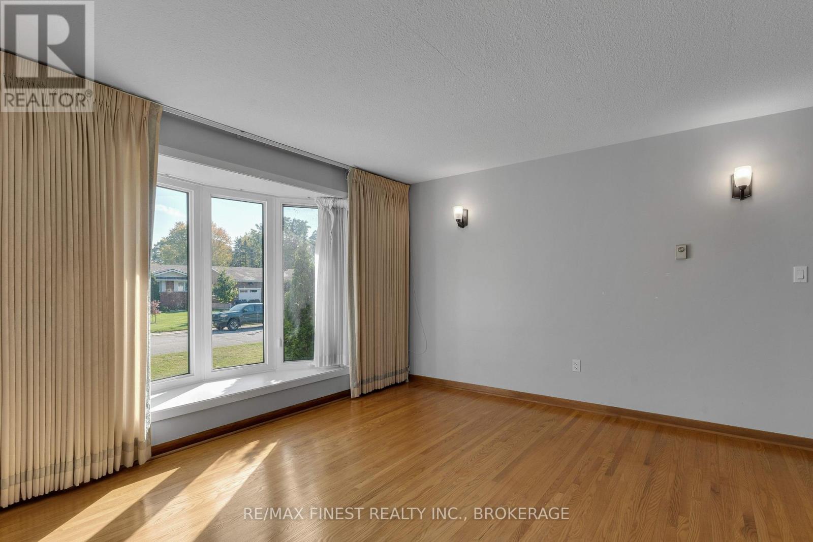 167 Sherman Street, Kingston, Ontario  K7M 4G9 - Photo 15 - X12433795