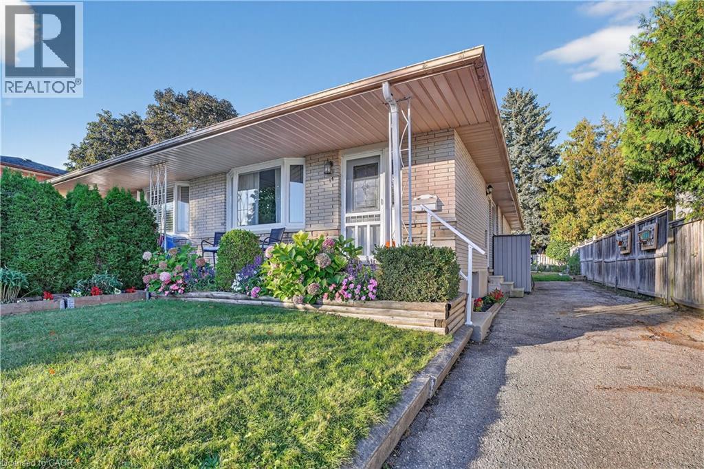 14 CARNABY Crescent, Kitchener, Ontario