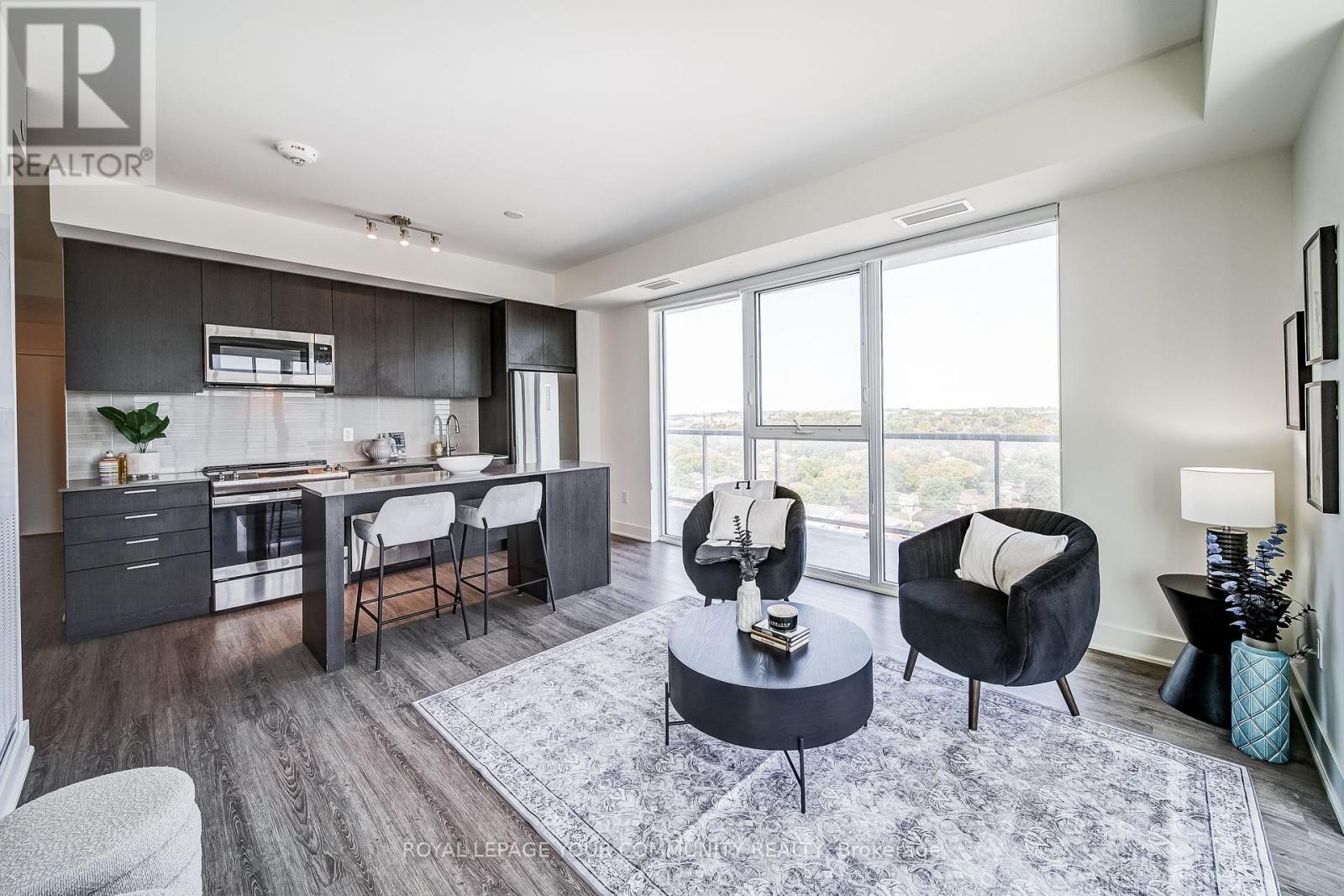 1110 - 185 DEERFIELD ROAD, Newmarket, Ontario