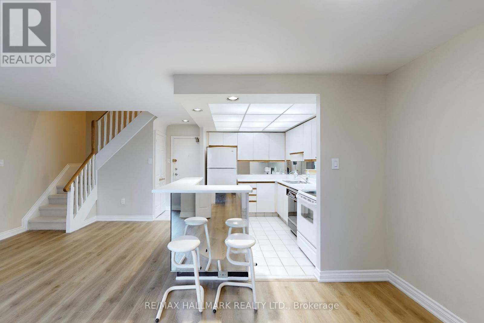316 - 16 Elgin Street, Markham, Ontario  L3T 4T4 - Photo 10 - N12433351