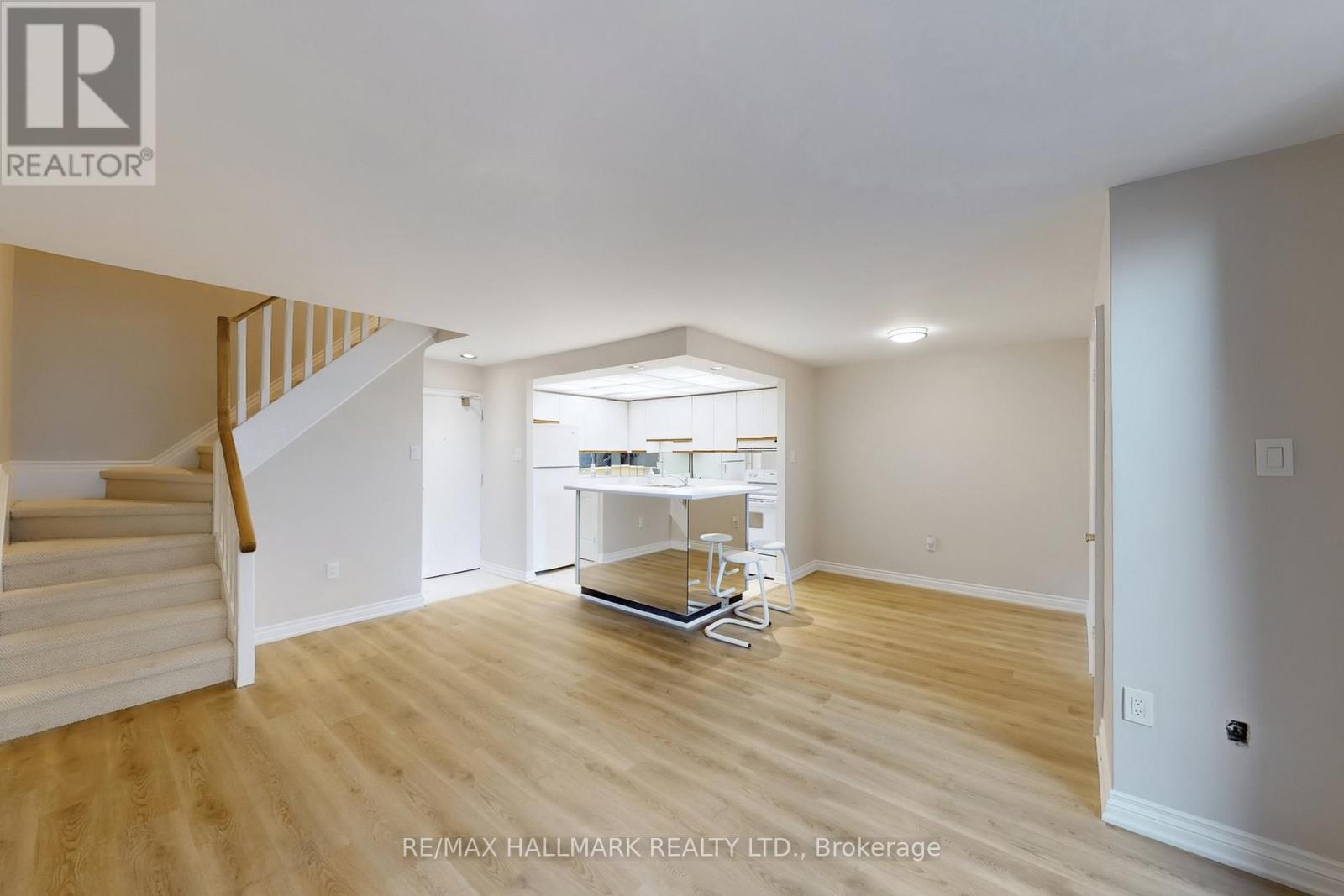 316 - 16 Elgin Street, Markham, Ontario  L3T 4T4 - Photo 6 - N12433351