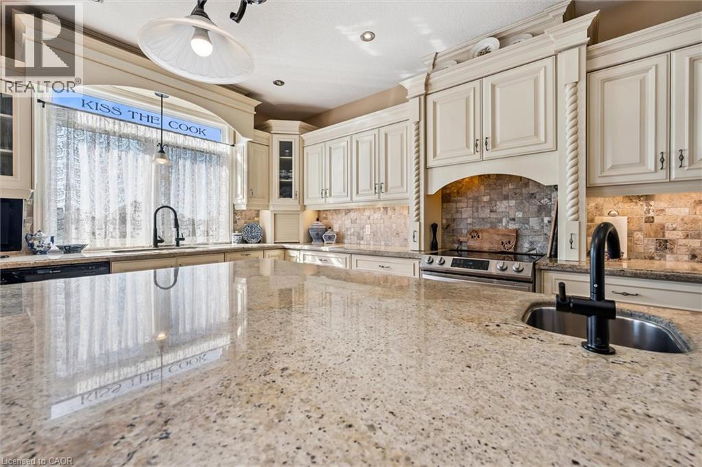 702 Springwater Place, Waterloo, Ontario  N2V 2S5 - Photo 15 - 40772751