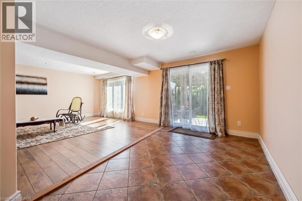 702 Springwater Place, Waterloo, Ontario  N2V 2S5 - Photo 32 - 40772751