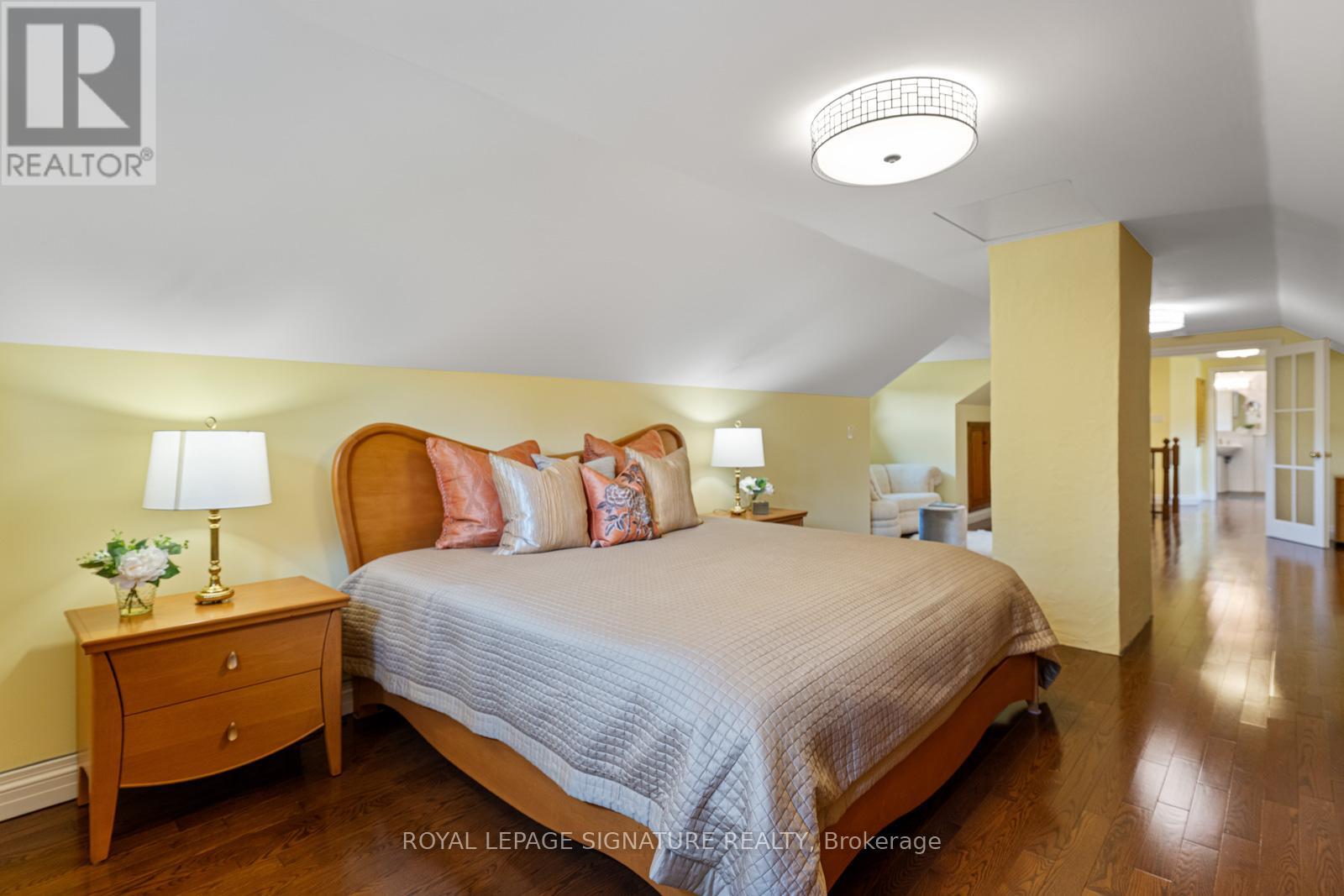 30 Kingswood Drive, King, Ontario  L7B 1K8 - Photo 25 - N12432099
