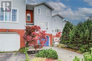 633 Grange Crescent, Waterloo, Ontario  N2T 2L9 - Photo 2 - X12421484