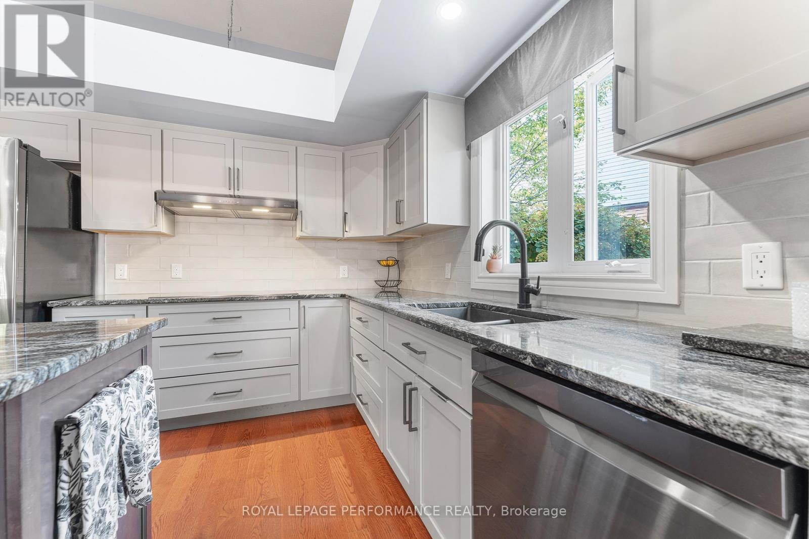 48 Settler's Ridge Way, Ottawa, Ontario  K2J 4V2 - Photo 17 - X12434213