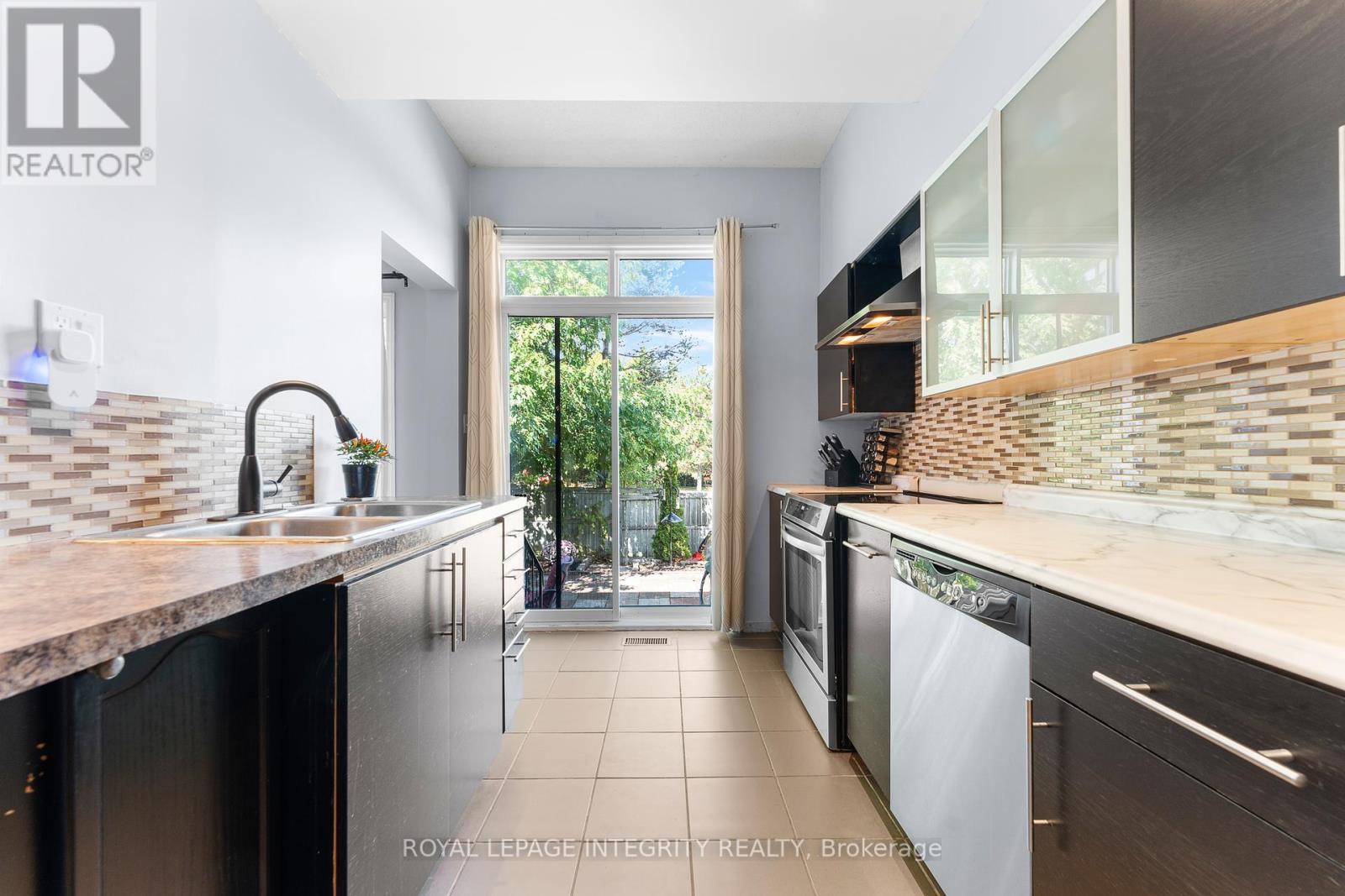 5 Banchory Crescent, Ottawa, Ontario  K2K 2V4 - Photo 14 - X12434292