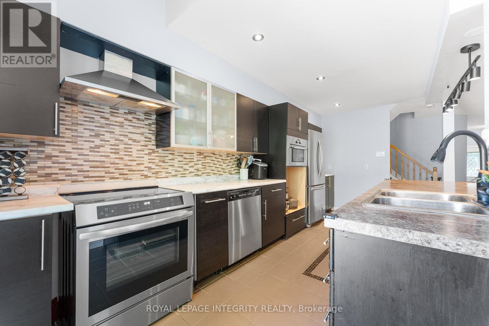 5 Banchory Crescent, Ottawa, Ontario  K2K 2V4 - Photo 15 - X12434292
