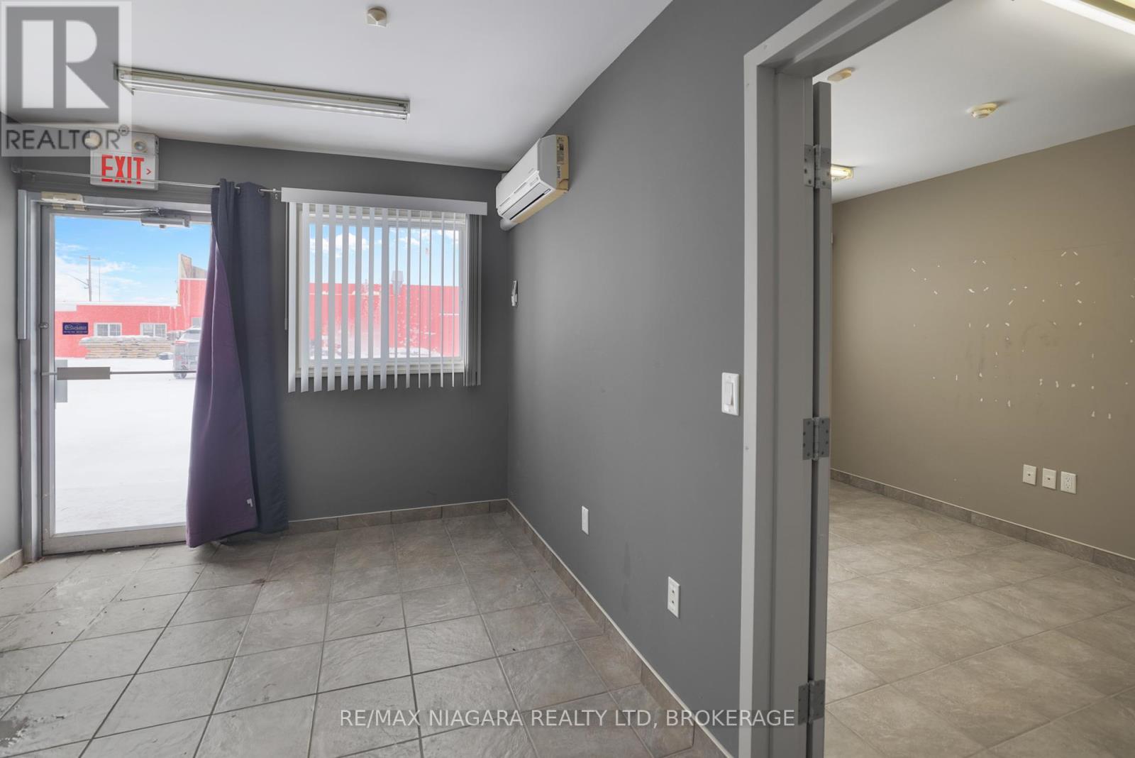 102 - 4807 Kent Avenue, Niagara Falls, Ontario  L2H 1J5 - Photo 10 - X12434198